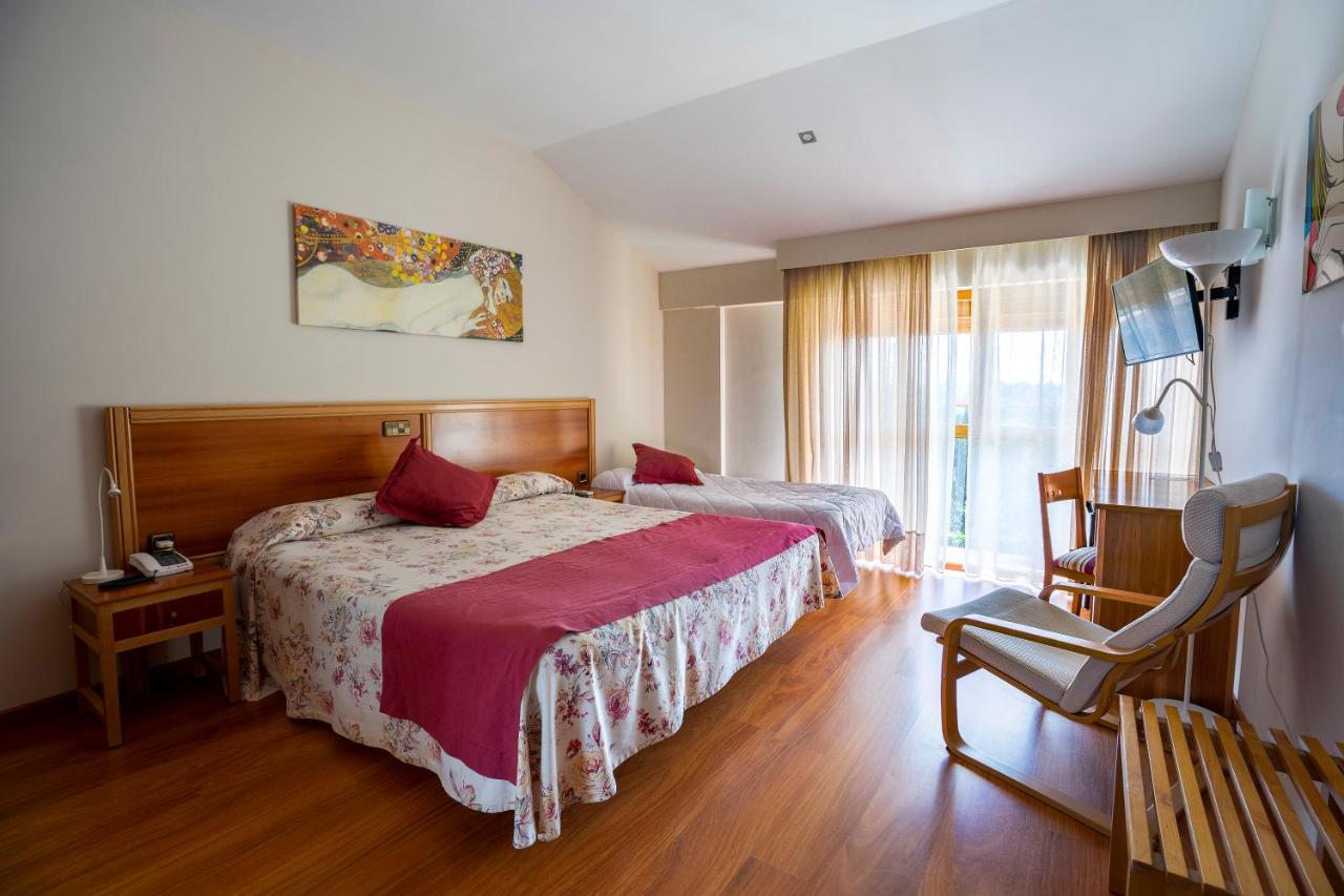 Hotel Los Barruecos By Croma Malpartida de Cáceres 外观 照片