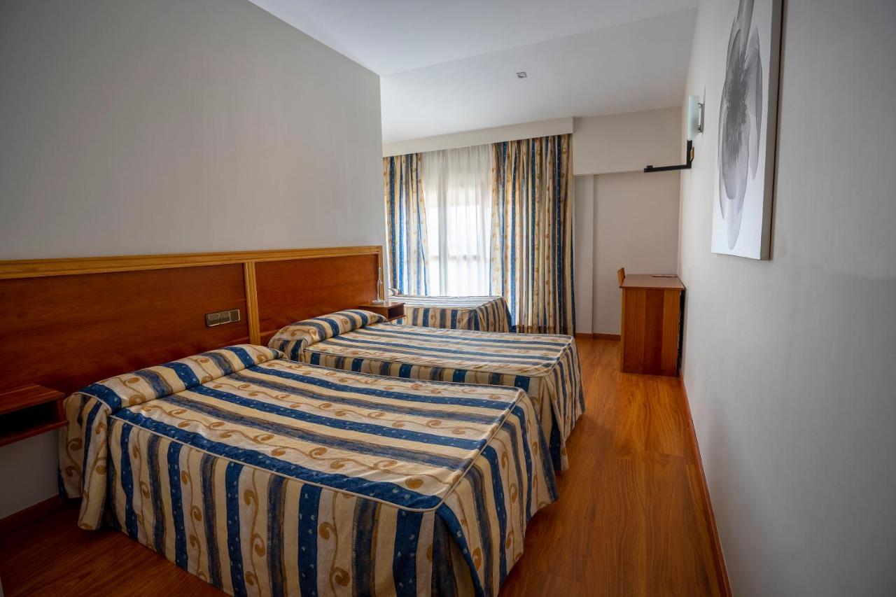 Hotel Los Barruecos By Croma Malpartida de Cáceres 外观 照片