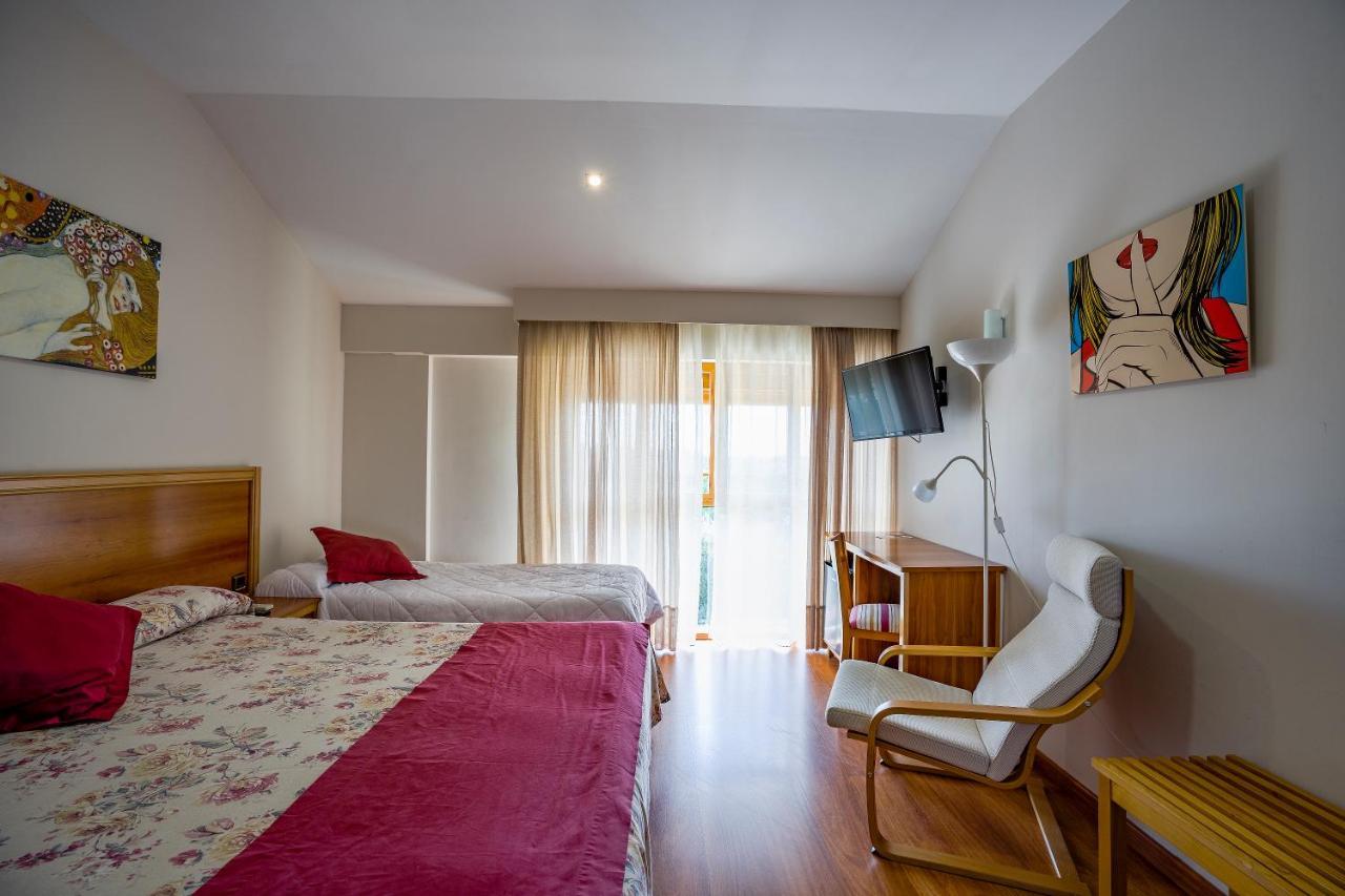 Hotel Los Barruecos By Croma Malpartida de Cáceres 外观 照片