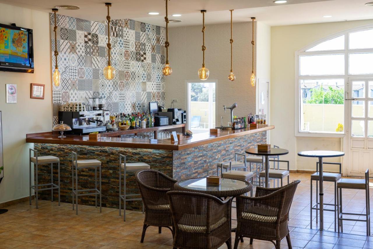 Hotel Los Barruecos By Croma Malpartida de Cáceres 外观 照片