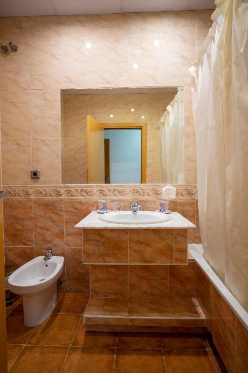 Hotel Los Barruecos By Croma Malpartida de Cáceres 外观 照片