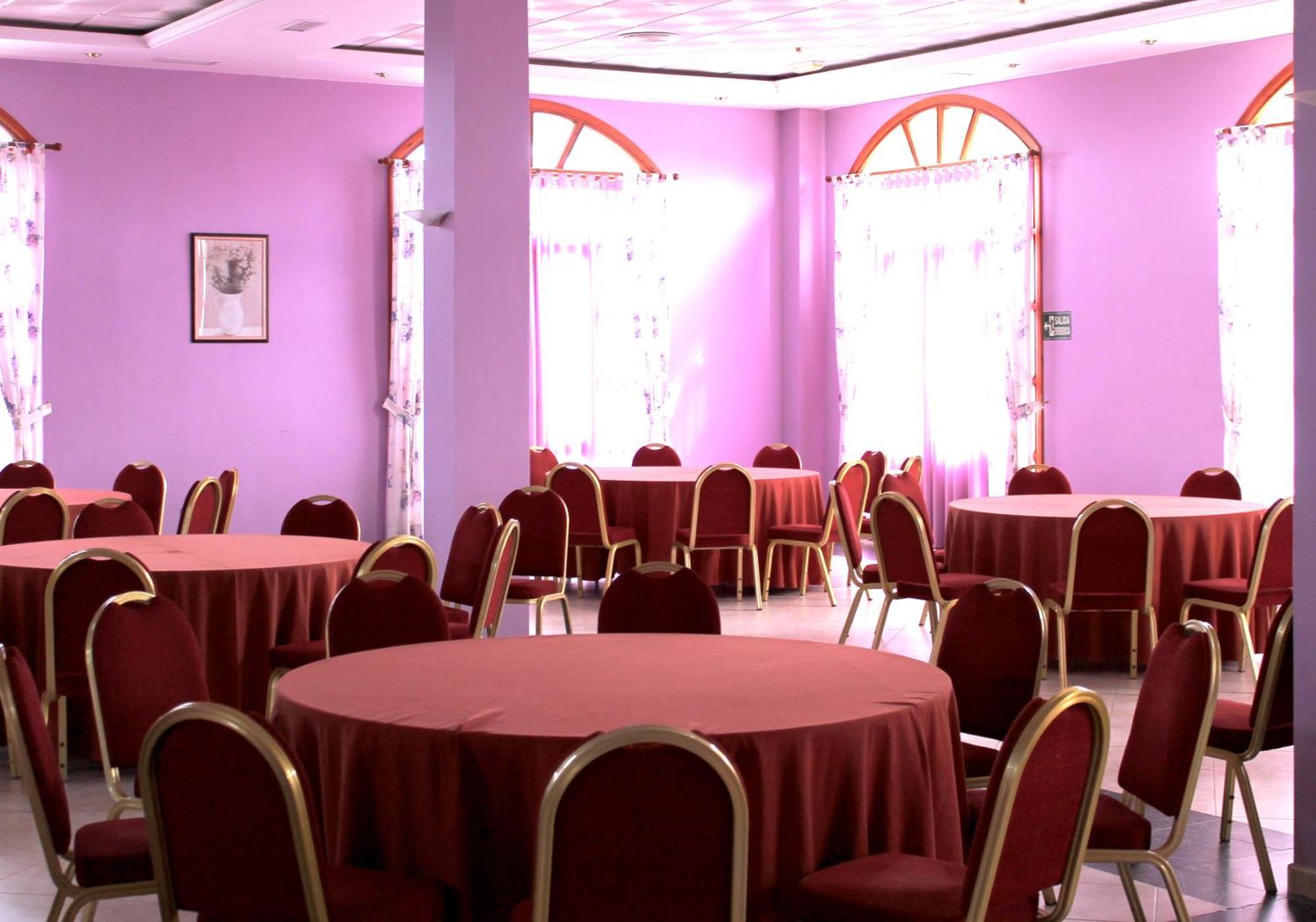 Hotel Los Barruecos By Croma Malpartida de Cáceres 外观 照片