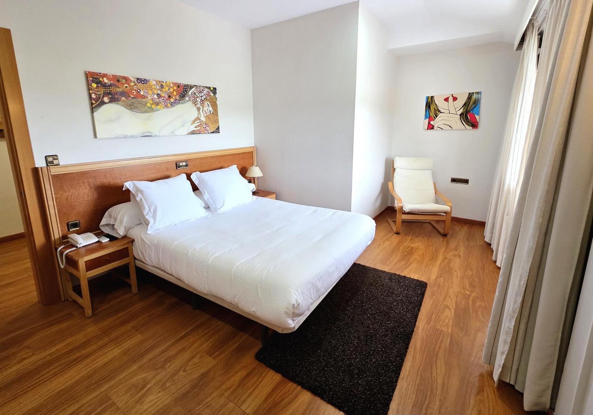 Hotel Los Barruecos By Croma Malpartida de Cáceres 外观 照片