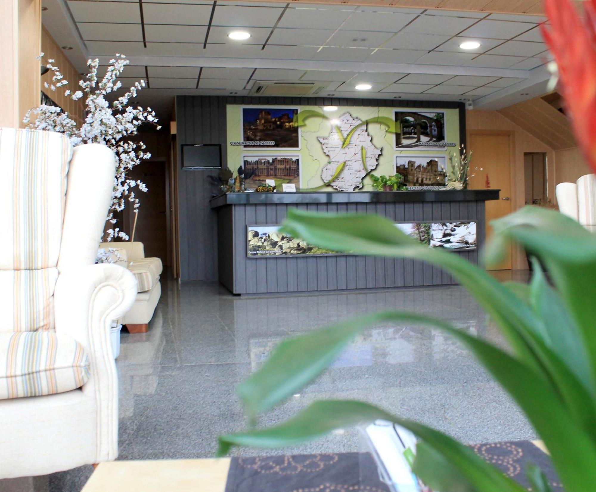 Hotel Los Barruecos By Croma Malpartida de Cáceres 外观 照片