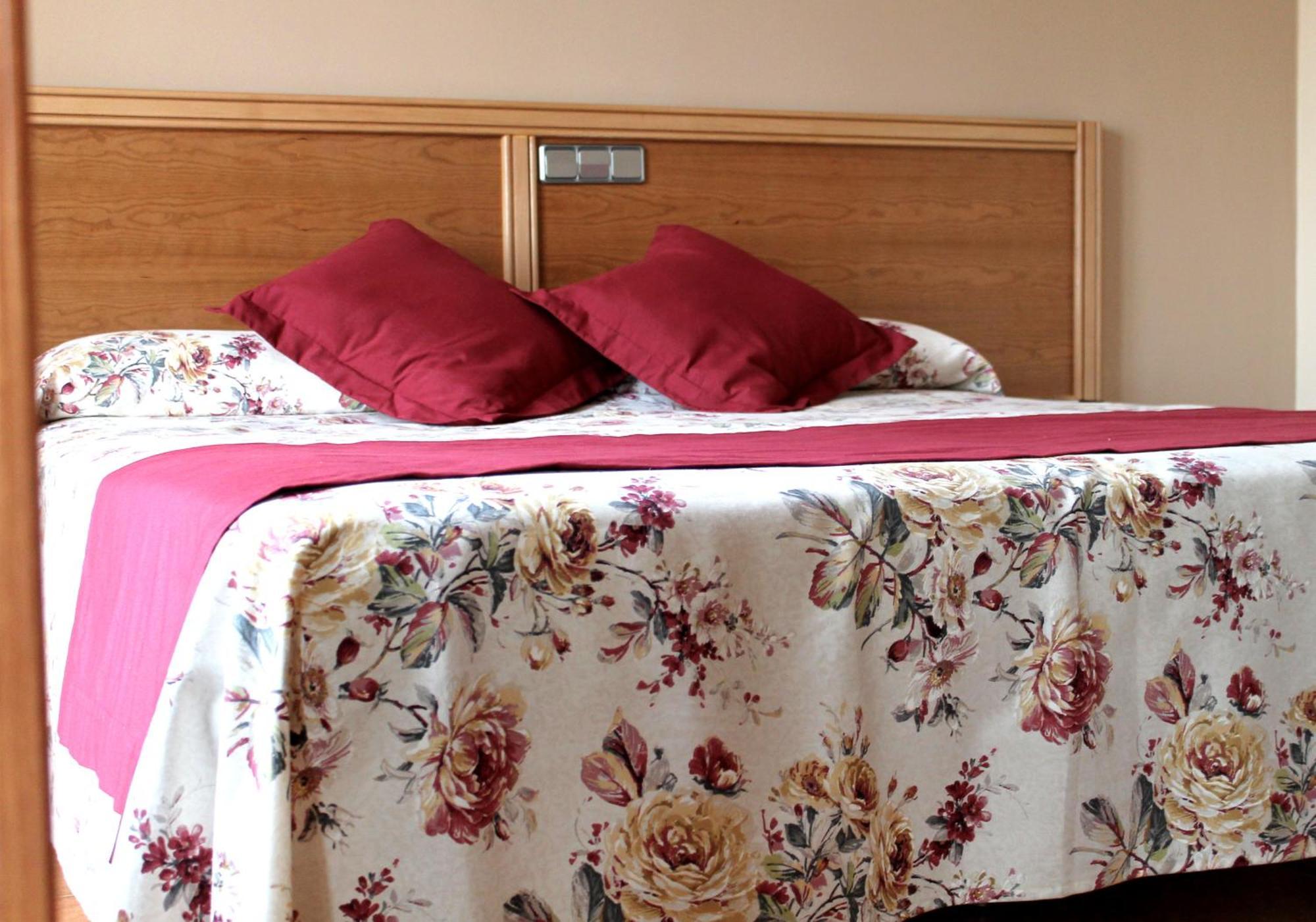 Hotel Los Barruecos By Croma Malpartida de Cáceres 外观 照片
