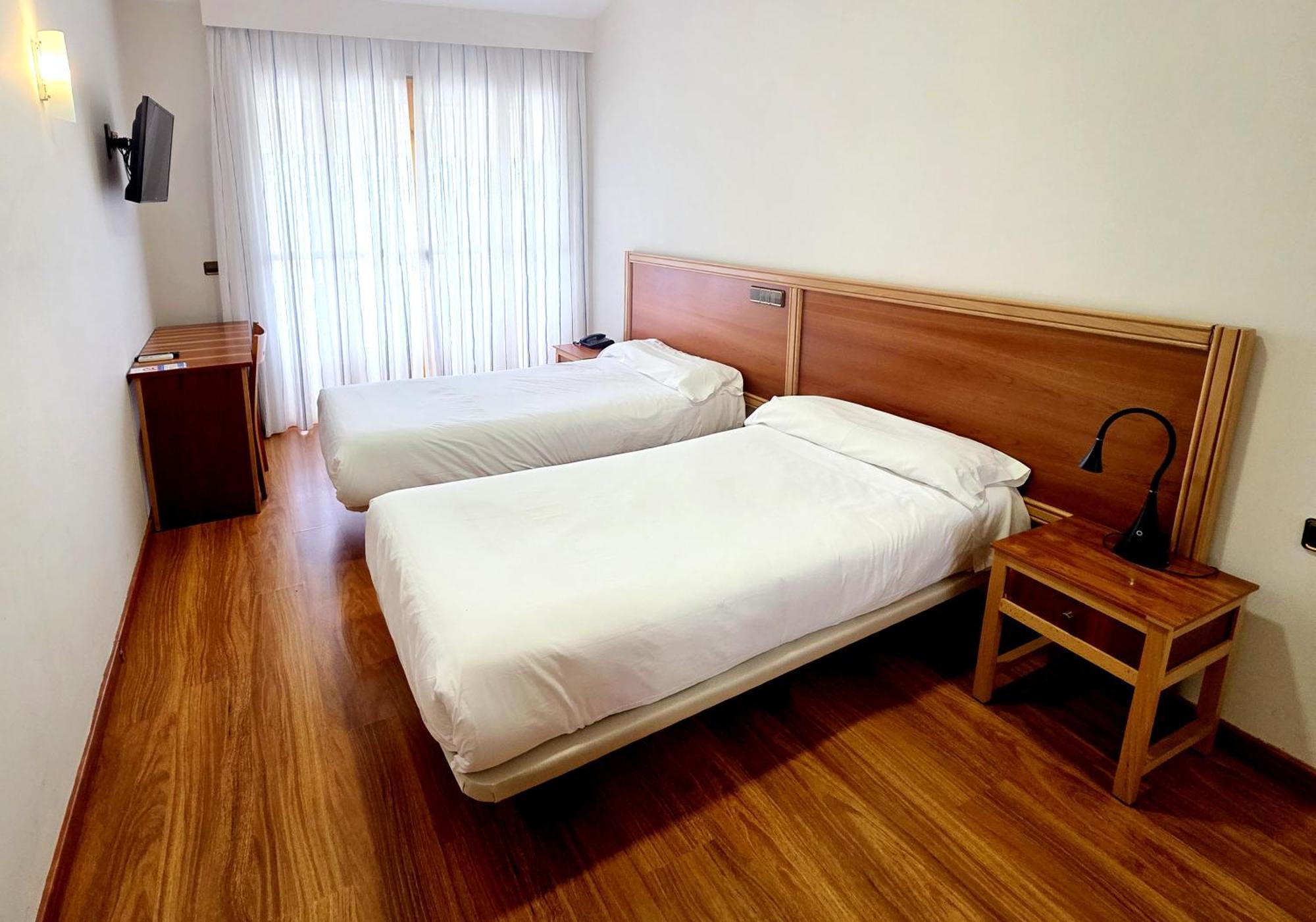 Hotel Los Barruecos By Croma Malpartida de Cáceres 外观 照片