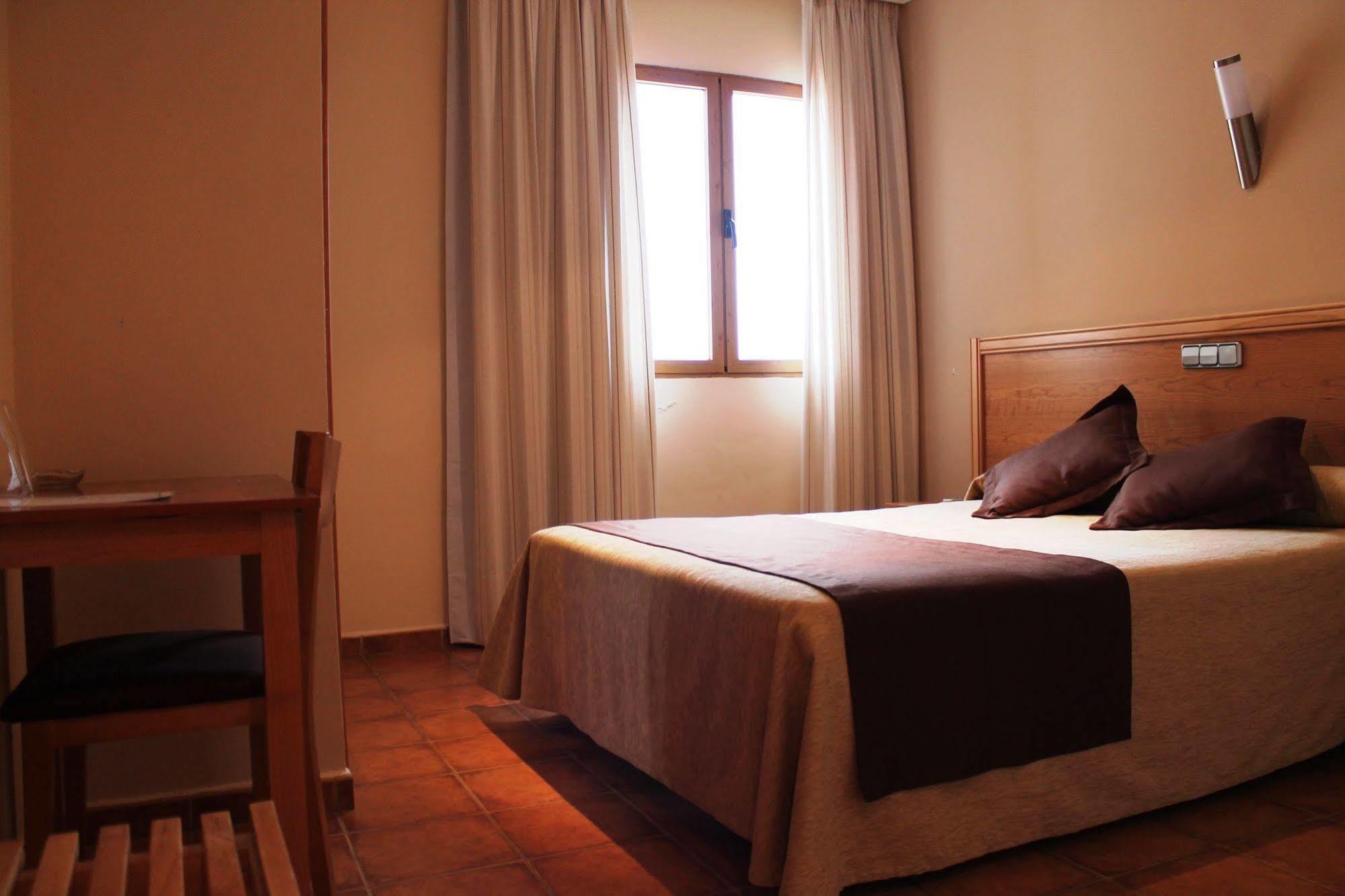 Hotel Los Barruecos By Croma Malpartida de Cáceres 外观 照片
