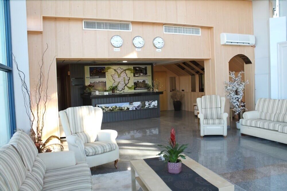 Hotel Los Barruecos By Croma Malpartida de Cáceres 外观 照片